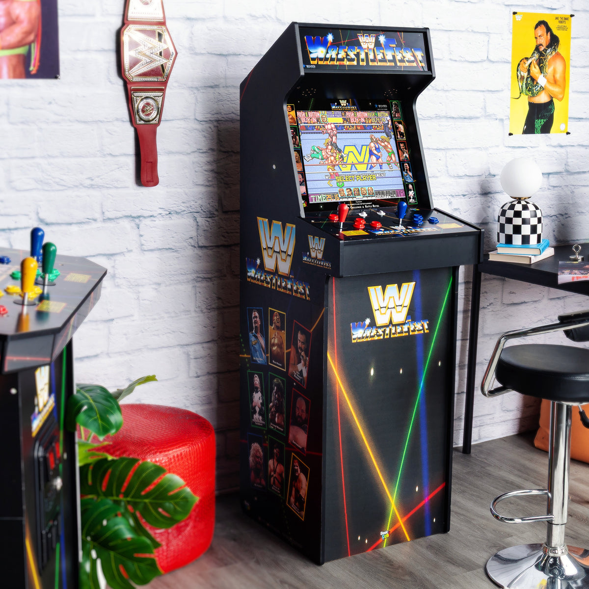 Arcade Classics Game Machine WWE Ultra Series with 17 Inch Screen and 5 Games